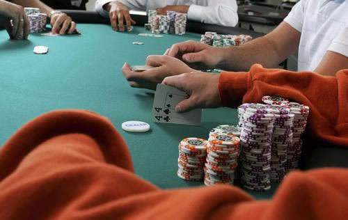 平台被黑不给出款？揭秘应对策略，助你挽回损失！